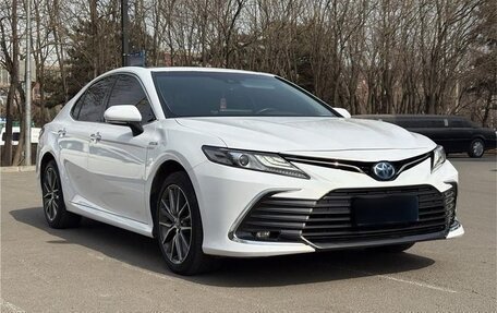 Toyota Camry, 2021 год, 2 400 000 рублей, 3 фотография