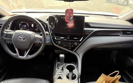 Toyota Camry, 2021 год, 2 400 000 рублей, 8 фотография