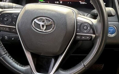 Toyota Camry, 2021 год, 2 400 000 рублей, 9 фотография