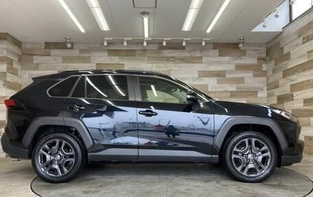 Toyota RAV4, 2023 год, 2 500 000 рублей, 4 фотография