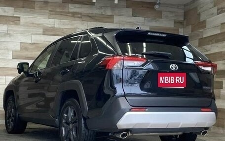 Toyota RAV4, 2023 год, 2 500 000 рублей, 2 фотография