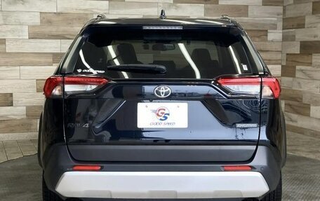 Toyota RAV4, 2023 год, 2 500 000 рублей, 10 фотография