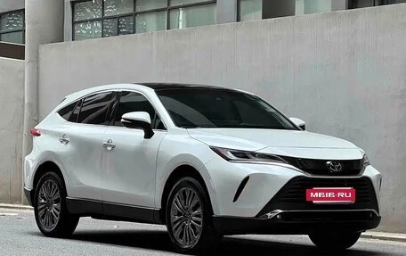Toyota Harrier, 2023 год, 3 333 123 рублей, 3 фотография