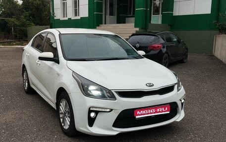 KIA Rio IV, 2018 год, 1 000 000 рублей, 1 фотография