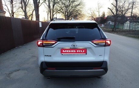 Toyota RAV4, 2019 год, 3 100 000 рублей, 1 фотография