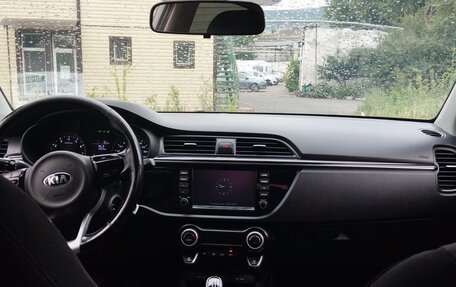 KIA Rio IV, 2018 год, 1 000 000 рублей, 11 фотография