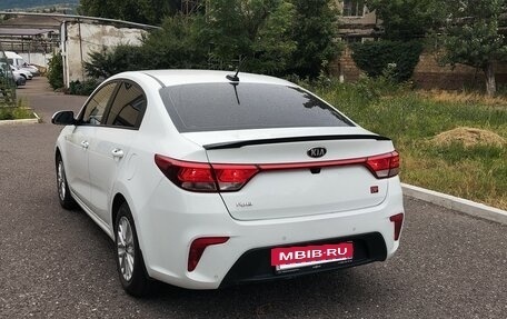 KIA Rio IV, 2018 год, 1 000 000 рублей, 4 фотография