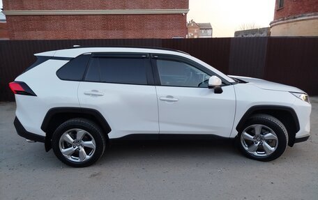 Toyota RAV4, 2019 год, 3 100 000 рублей, 9 фотография