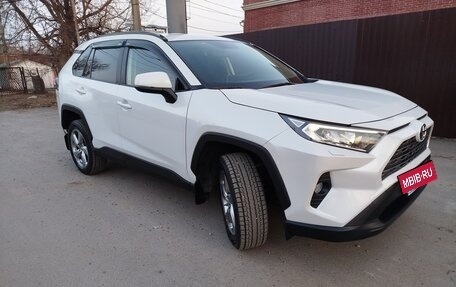 Toyota RAV4, 2019 год, 3 100 000 рублей, 8 фотография