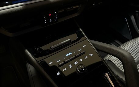 Porsche Cayenne III, 2023 год, 17 000 000 рублей, 22 фотография