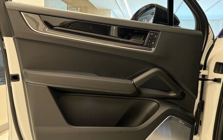 Porsche Cayenne III, 2023 год, 17 000 000 рублей, 12 фотография