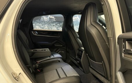 Porsche Cayenne III, 2023 год, 17 000 000 рублей, 27 фотография