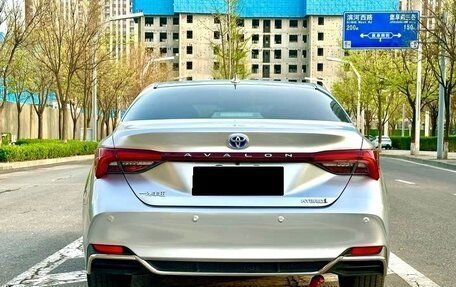 Toyota Avalon, 2022 год, 3 280 000 рублей, 5 фотография