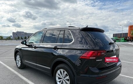 Volkswagen Tiguan II, 2018 год, 2 390 000 рублей, 5 фотография