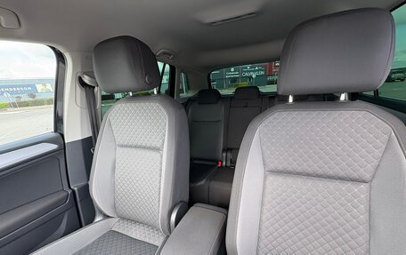 Volkswagen Tiguan II, 2018 год, 2 390 000 рублей, 12 фотография
