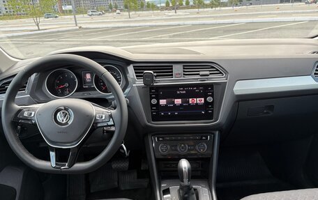 Volkswagen Tiguan II, 2018 год, 2 390 000 рублей, 11 фотография