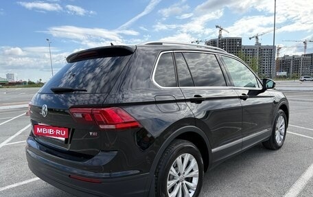 Volkswagen Tiguan II, 2018 год, 2 390 000 рублей, 4 фотография