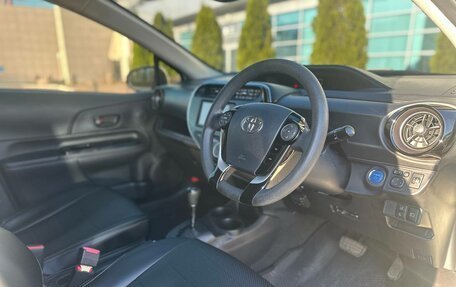 Toyota Aqua I, 2018 год, 1 375 000 рублей, 3 фотография