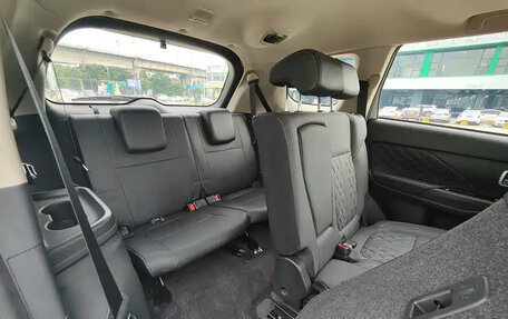 Mitsubishi Outlander III рестайлинг 3, 2022 год, 1 735 000 рублей, 11 фотография