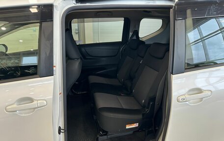 Toyota Sienta II, 2019 год, 1 649 000 рублей, 18 фотография