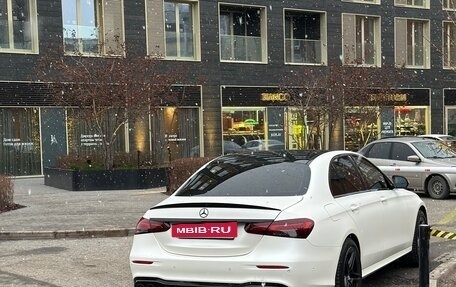 Mercedes-Benz E-Класс, 2021 год, 6 750 000 рублей, 4 фотография