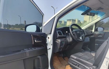 Honda Odyssey IV, 2021 год, 2 300 000 рублей, 8 фотография
