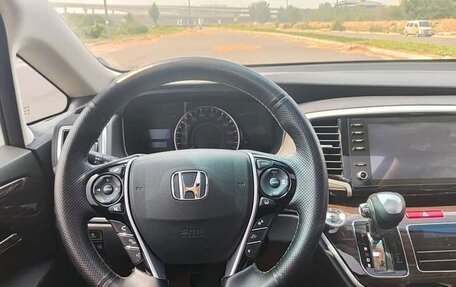 Honda Odyssey IV, 2021 год, 2 300 000 рублей, 10 фотография