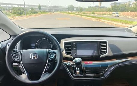 Honda Odyssey IV, 2021 год, 2 300 000 рублей, 12 фотография
