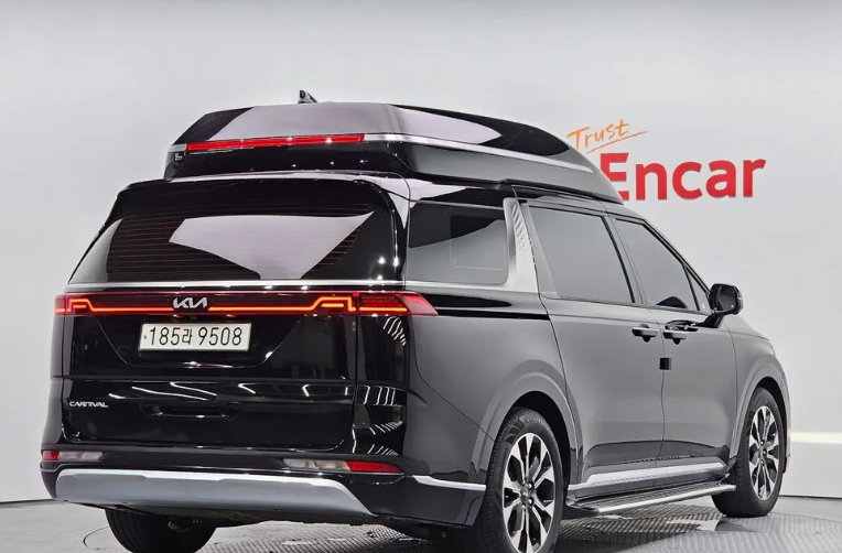 KIA Carnival III, 2021 год, 4 240 000 рублей, 2 фотография