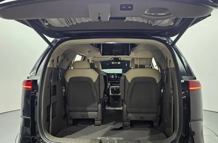 KIA Carnival III, 2021 год, 4 240 000 рублей, 18 фотография