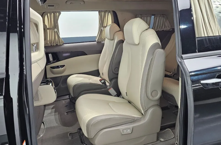 KIA Carnival III, 2021 год, 4 240 000 рублей, 10 фотография