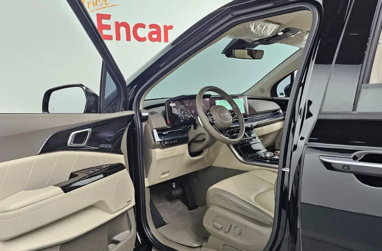 KIA Carnival III, 2021 год, 4 240 000 рублей, 8 фотография