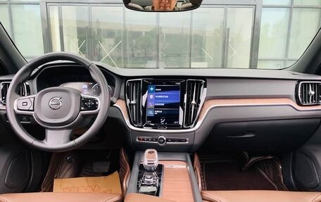 Volvo S60 III, 2022 год, 2 880 000 рублей, 11 фотография