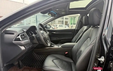 Toyota Camry, 2021 год, 2 250 000 рублей, 4 фотография