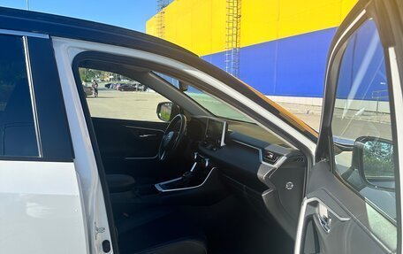 Toyota RAV4, 2020 год, 3 200 000 рублей, 3 фотография