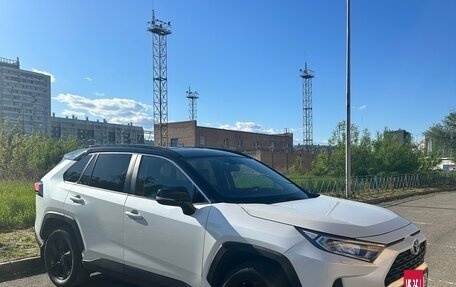 Toyota RAV4, 2020 год, 3 200 000 рублей, 4 фотография