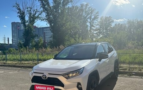 Toyota RAV4, 2020 год, 3 200 000 рублей, 12 фотография