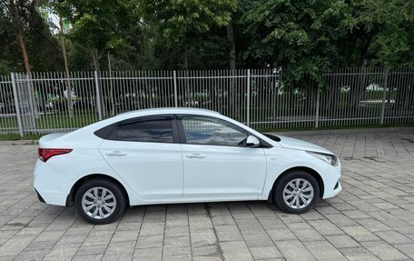 Hyundai Solaris II рестайлинг, 2019 год, 1 050 000 рублей, 4 фотография