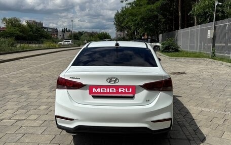 Hyundai Solaris II рестайлинг, 2019 год, 1 050 000 рублей, 3 фотография