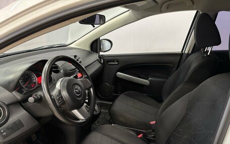 Mazda 2 III, 2011 год, 890 000 рублей, 13 фотография