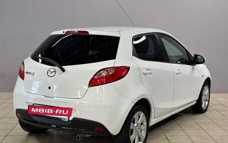 Mazda 2 III, 2011 год, 890 000 рублей, 5 фотография