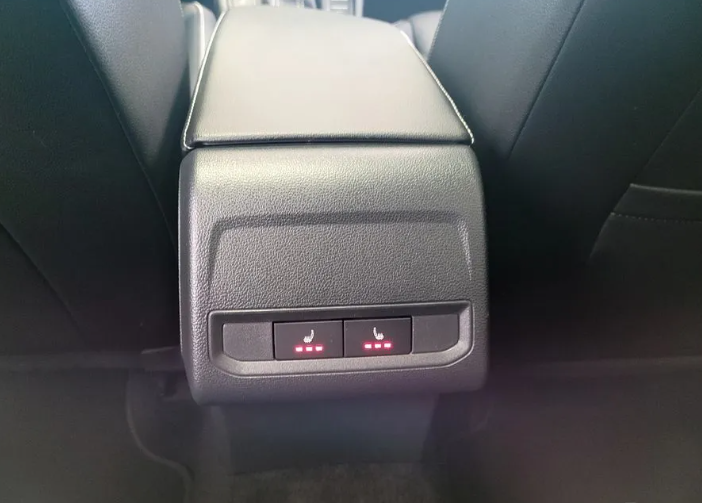 Volkswagen Jetta VII, 2023 год, 3 090 000 рублей, 13 фотография