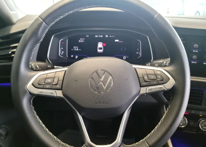 Volkswagen Jetta VII, 2023 год, 3 090 000 рублей, 11 фотография