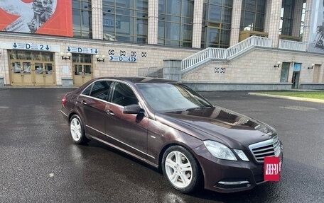 Mercedes-Benz E-Класс, 2010 год, 1 625 000 рублей, 2 фотография