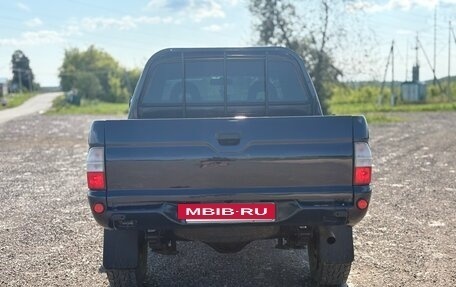 Mitsubishi L200 III рестайлинг, 2005 год, 820 000 рублей, 4 фотография