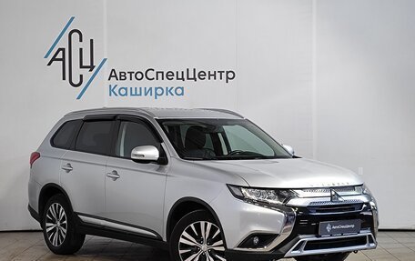 Mitsubishi Outlander III рестайлинг 3, 2018 год, 1 989 000 рублей, 3 фотография