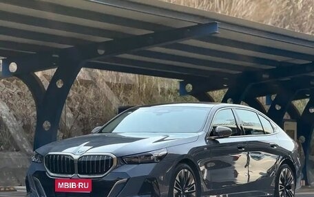 BMW 5 серия, 2024 год, 7 600 000 рублей, 1 фотография