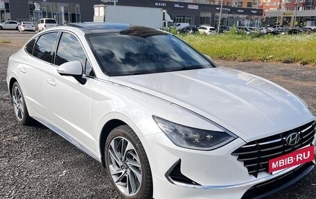 Hyundai Sonata VIII, 2019 год, 2 600 000 рублей, 2 фотография