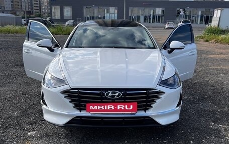 Hyundai Sonata VIII, 2019 год, 2 600 000 рублей, 3 фотография