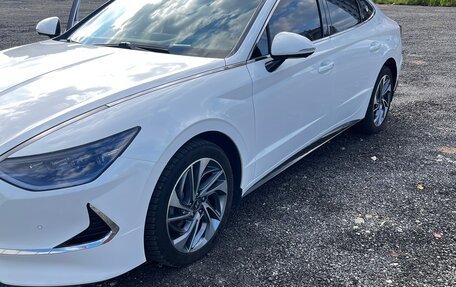 Hyundai Sonata VIII, 2019 год, 2 600 000 рублей, 4 фотография